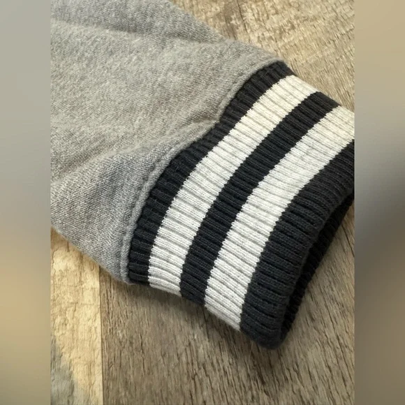 Colosseum Florida Gators grey hoodie, v-neck size XL, puffy stitched lettering - Picture 6 of 16